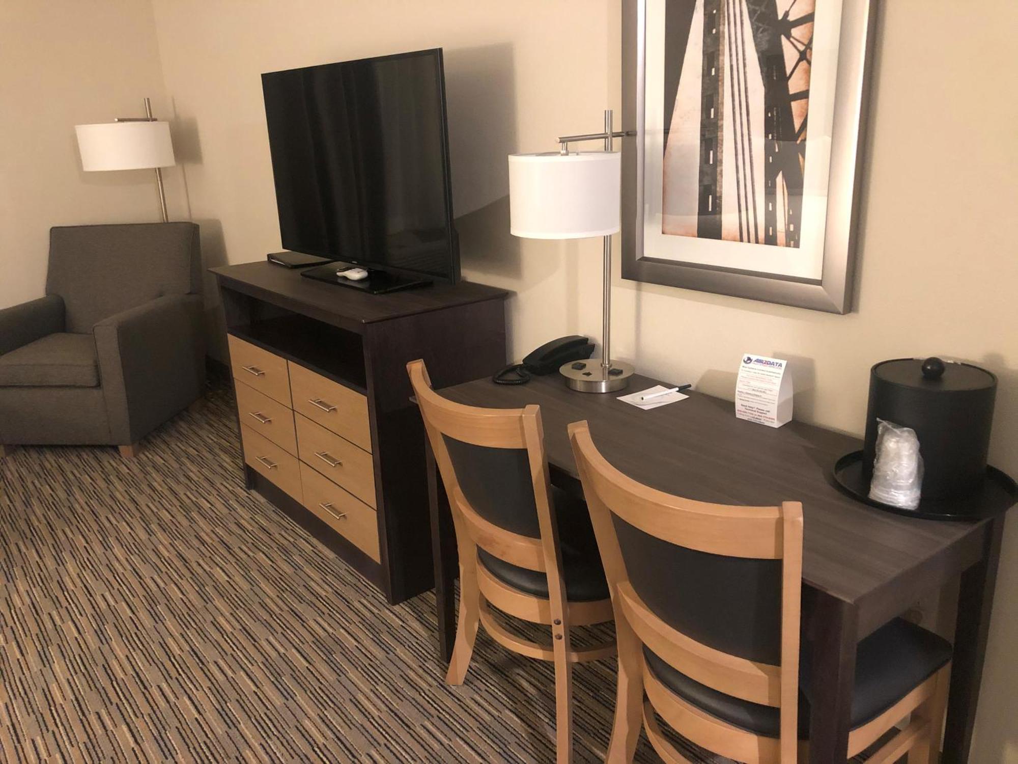 Grandstay Hotel & Suites Rock Valley Room photo